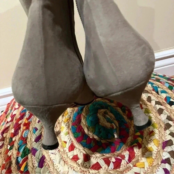 Warren Edwards  grey suede pointed toe kitten heel leopard soles ankle boots - Picture 7 of 10